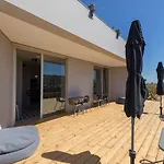 Serviced Boavista Palace شقة