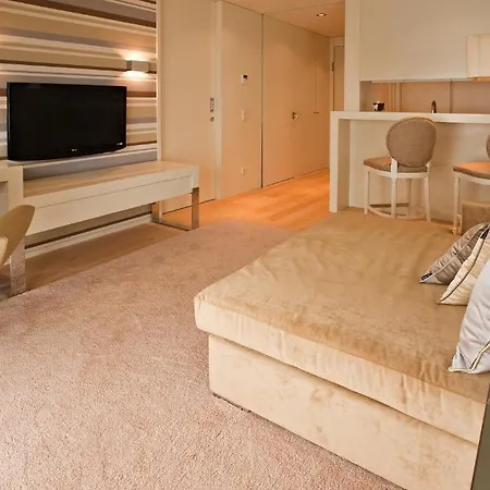 Serviced Boavista Palace Appartement